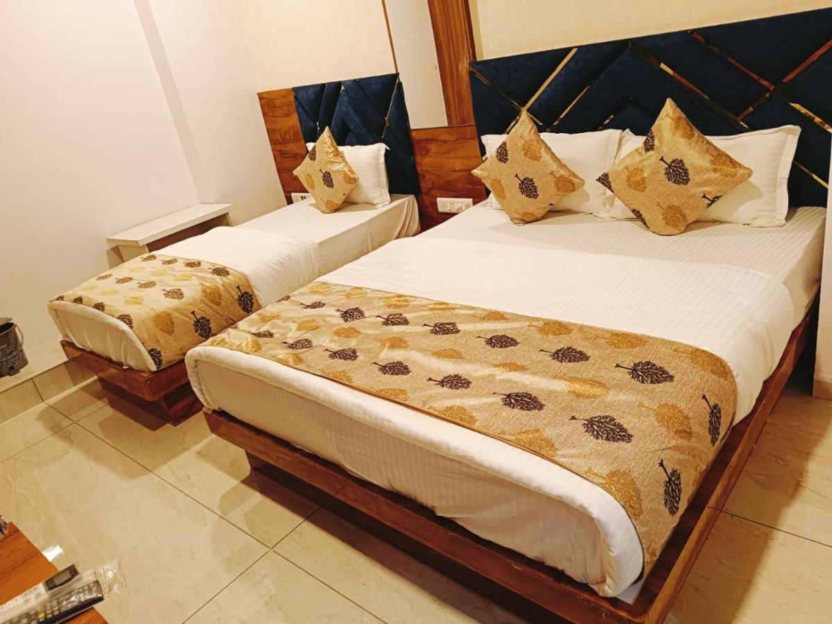 Hotel Maan Palace Vadodara Extérieur photo