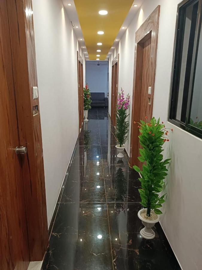 Hotel Maan Palace Vadodara Extérieur photo